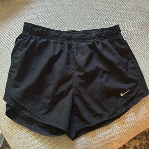 Women’s Nike active shorts